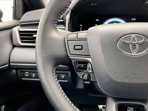 Used 2025 Toyota Camry SE image 21