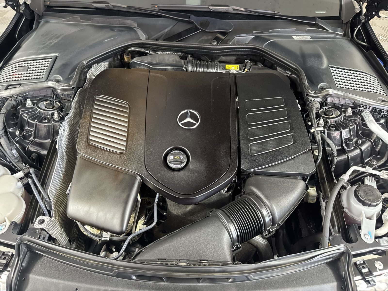 Used 2023 Mercedes-Benz C 300 4MATIC Sedan image 28