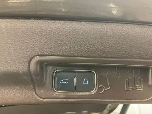 Used 2021 Ford Explorer King Ranch w/ Premium Technology Package image 30