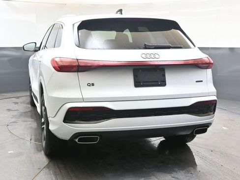 Used 2025 Audi Q5 Premium w/ 19" Wheel Package image 4
