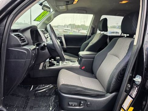 Used 2018 Toyota 4Runner SR5 AWD/4WD image 21