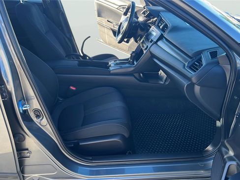 Used 2017 Honda Civic Sport image 12