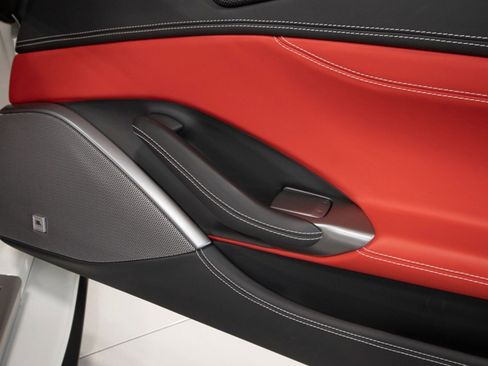 Used 2019 Ferrari Portofino image 45