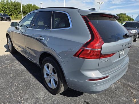 Used 2022 Volvo XC60 B5 Momentum image 5