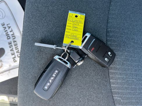 Used 2024 RAM 2500 Tradesman w/ Chrome Appearance Group image 30