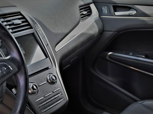 Used 2017 Lincoln MKC Reserve FWD image 9