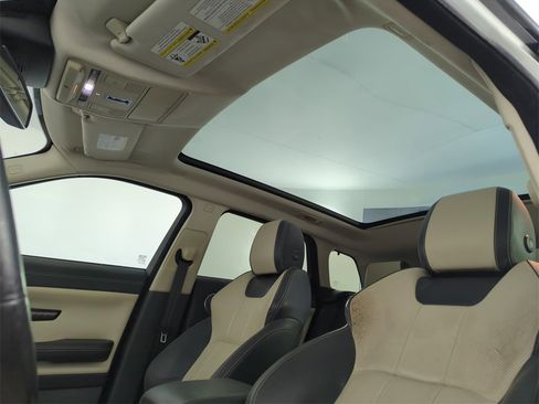 Used 2017 Land Rover Range Rover Evoque SE Premium image 27