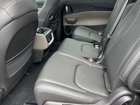 New 2026 Kia Carnival SX FWD image 9
