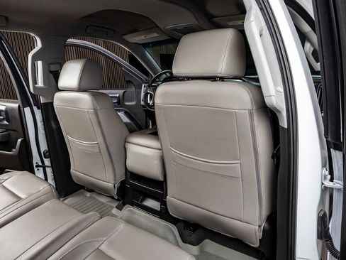 Used 2018 Chevrolet Silverado 1500 LT w/ All Star Edition image 31