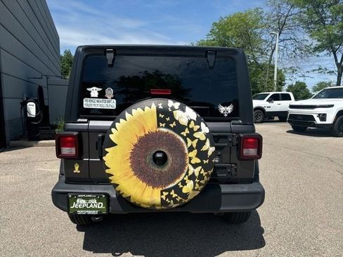 Used 2021 Jeep Wrangler Sport AWD/4WD image 4