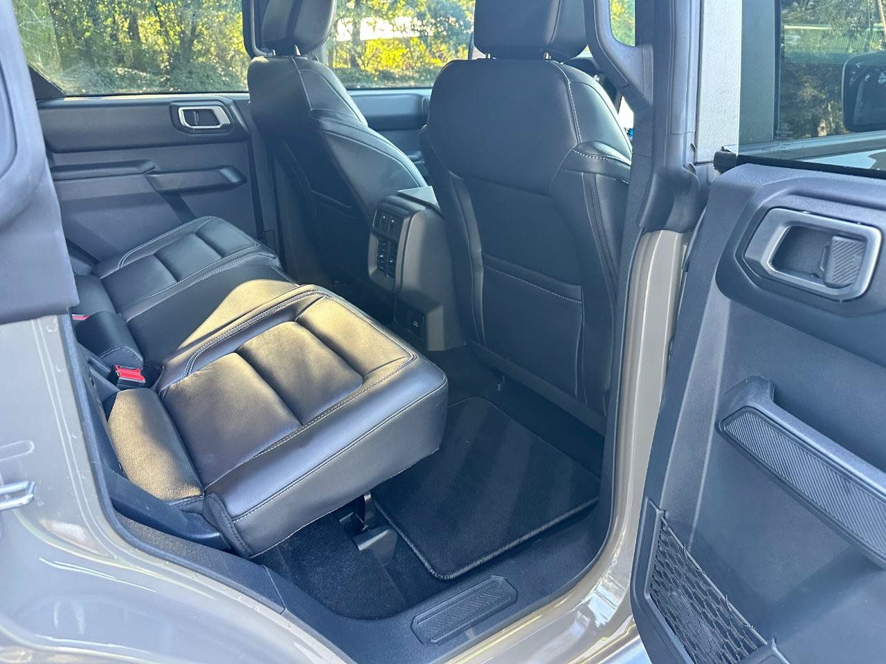 Used 2025 Ford Bronco Outer Banks AWD/4WD image 18