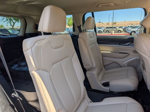 Used 2021 Jeep Grand Cherokee L Limited RWD image 25