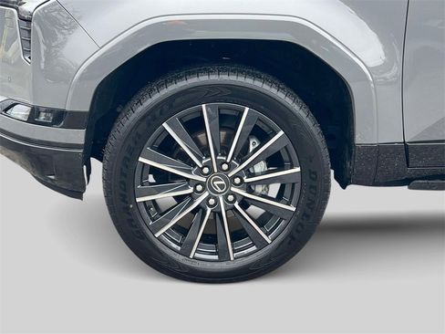 Used 2024 Lexus GX 550 w/ Accessory Package (2T) image 10
