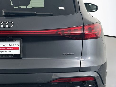 Used 2025 Audi Q5 Premium w/ Premium Plus AWD/4WD image 16