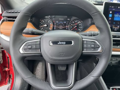 Used 2025 Jeep Compass Limited AWD/4WD image 16