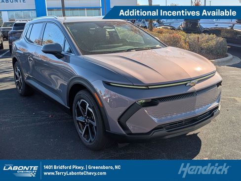 New 2026 Chevrolet Equinox EV LT image 1