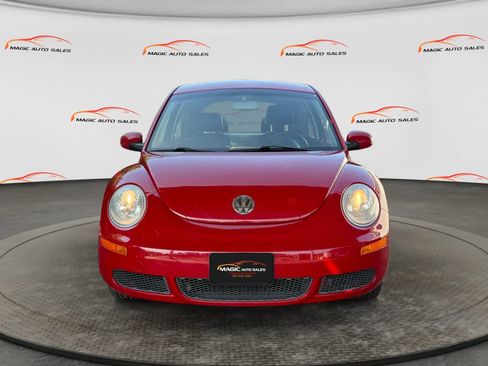 Used 2009 Volkswagen Beetle Coupe FWD image 3