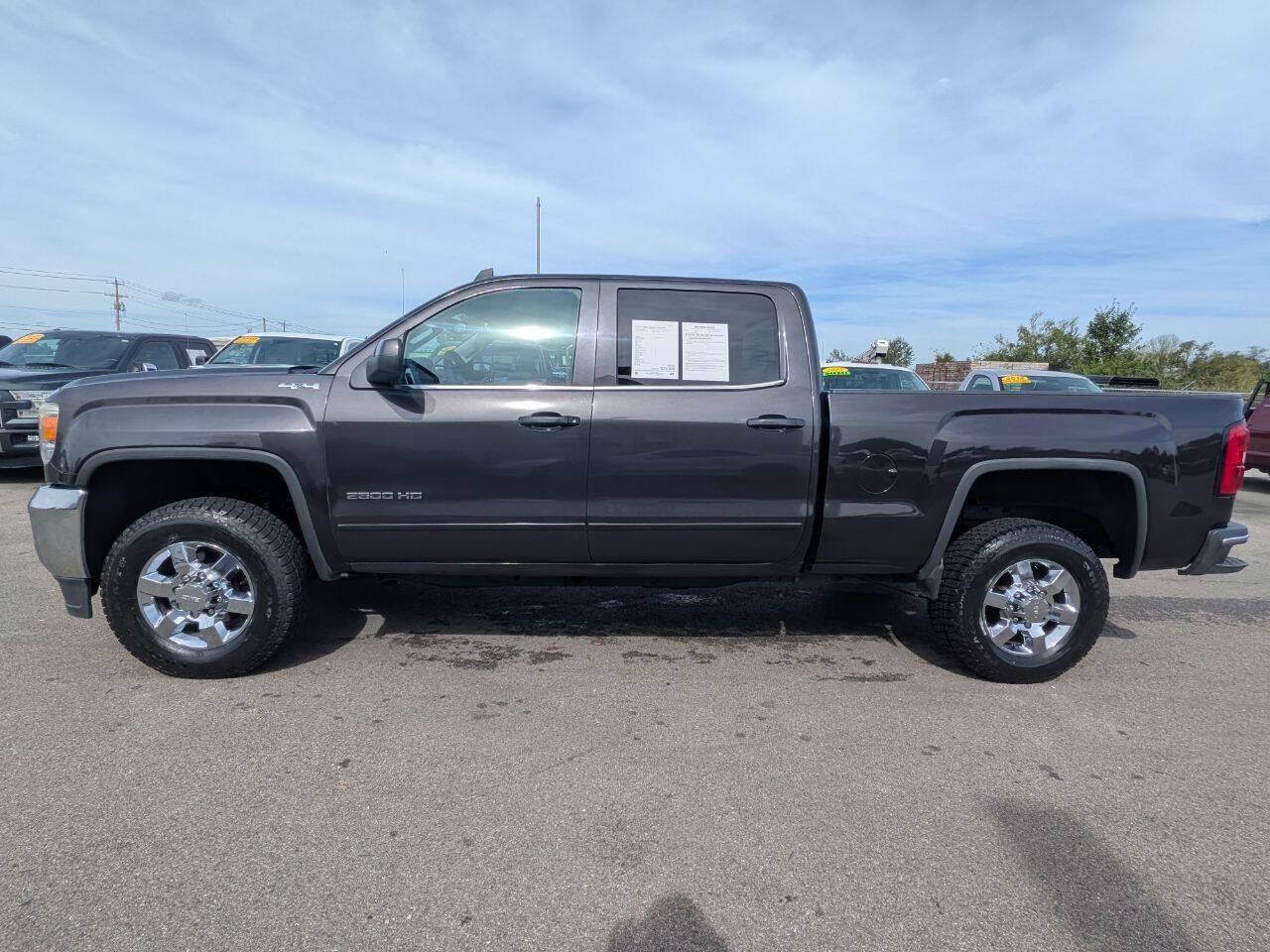 Used 2015 GMC Sierra 2500 SLE w/ SLE Preferred Package AWD/4WD image 2