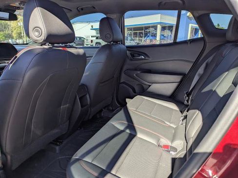 Used 2024 Chevrolet Trax RS w/ Sunroof Package image 13