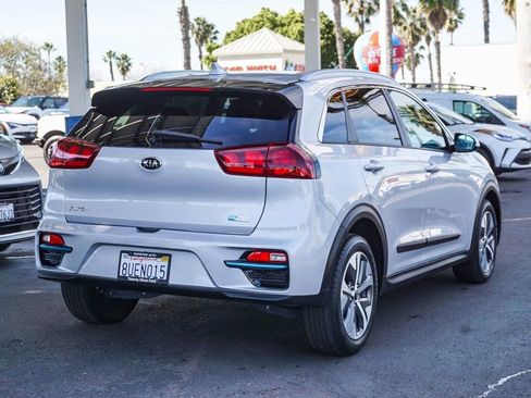 Certified 2020 Kia Niro EX image 7