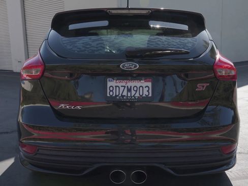 Used 2017 Ford Focus ST image 5