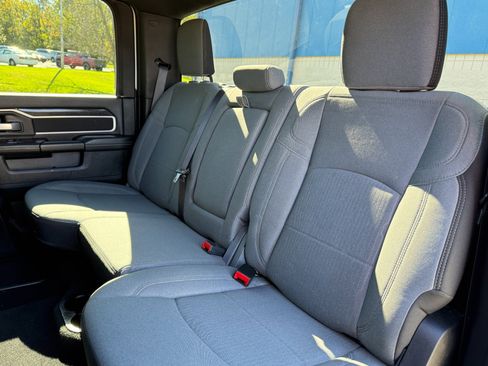 Used 2024 RAM 3500 Big Horn image 19