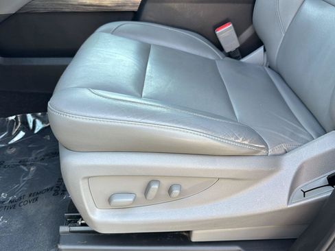 Used 2018 Chevrolet Tahoe LT AWD/4WD image 30