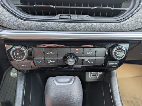 Used 2024 Jeep Compass Sport image 25