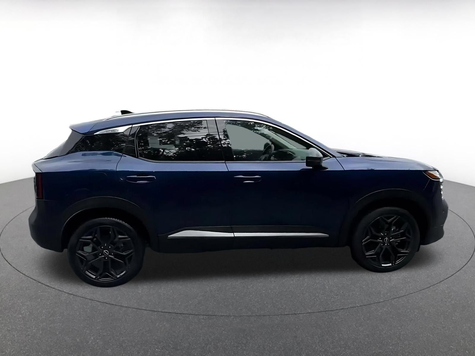Used 2026 Nissan Kicks SR AWD/4WD image 15