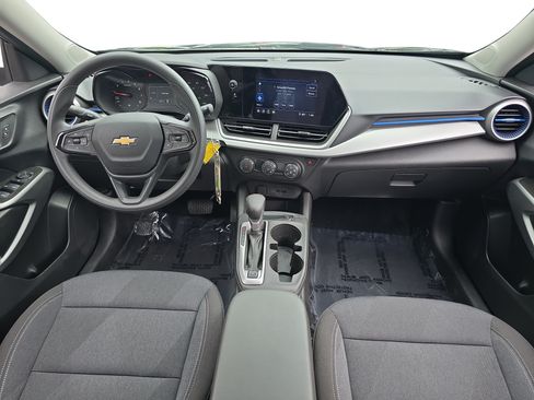 Used 2024 Chevrolet Trax LS FWD image 9
