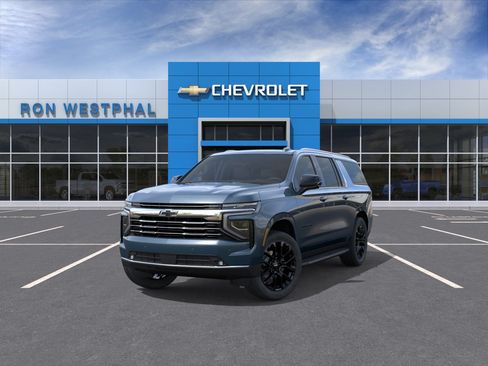 New 2026 Chevrolet Suburban LT w/ Comfort Package AWD/4WD image 8