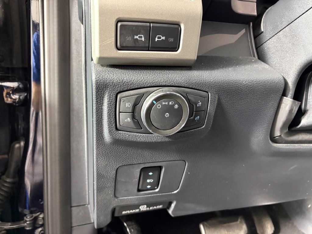 Used 2022 Ford F250 Lariat w/ Black Appearance Package AWD/4WD image 13