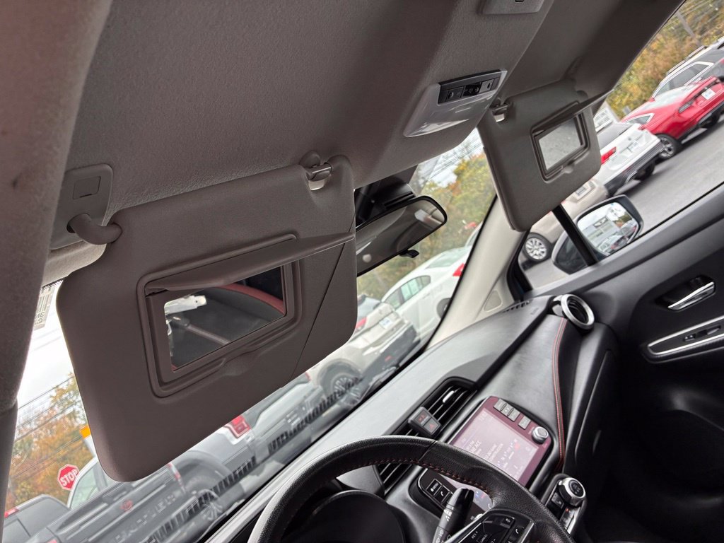 Used 2025 Nissan Versa SR FWD image 42