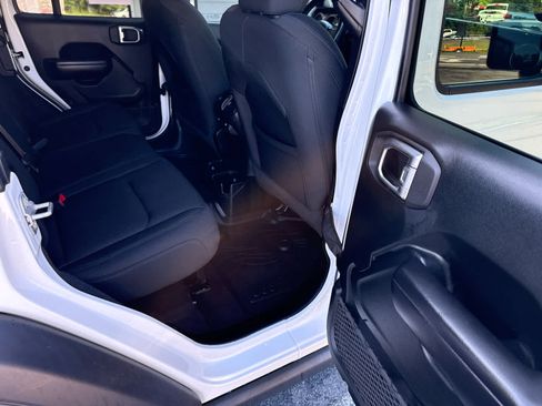 Used 2021 Jeep Wrangler Unlimited Sport AWD/4WD image 18