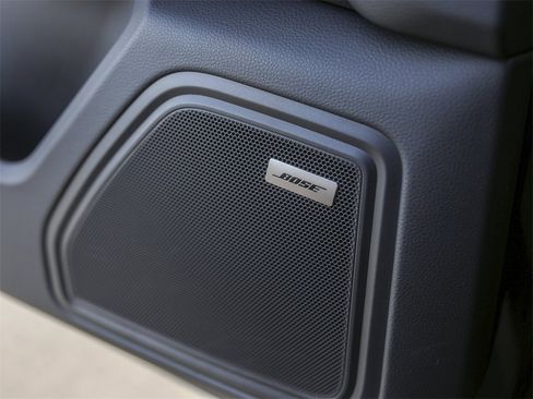 Used 2025 Porsche Macan image 30