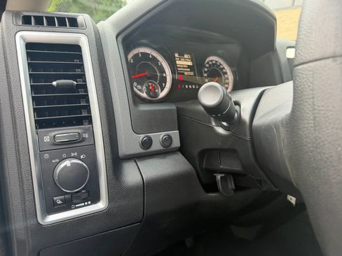 Used 2019 RAM 1500 Classic SLT AWD/4WD image 26