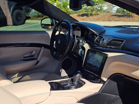 Used 2018 Maserati GranTurismo Sport image 22