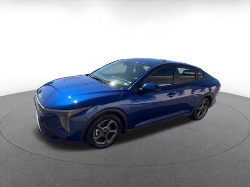 Used 2025 Kia K4 LXS image 8