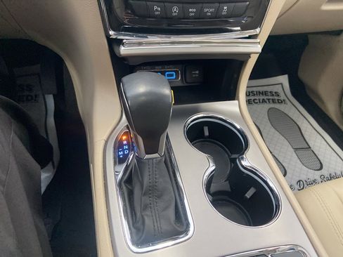 Used 2021 Jeep Grand Cherokee Limited w/ Trailer Tow Group IV image 26