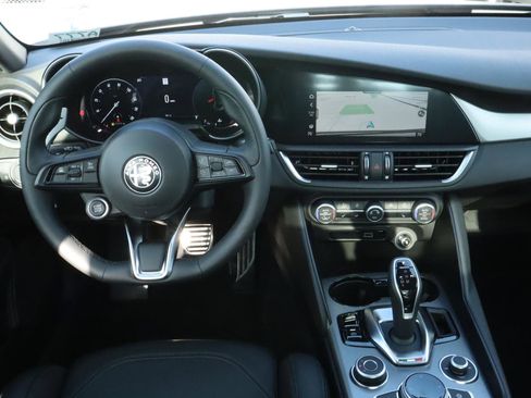 New 2025 Alfa Romeo Giulia w/ Veloce Package Rwd image 6