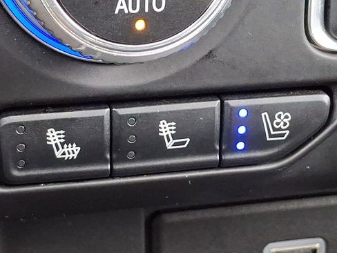 Used 2023 GMC Yukon SLT image 25