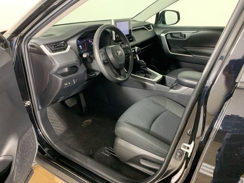 Used 2024 Toyota RAV4 LE image 29