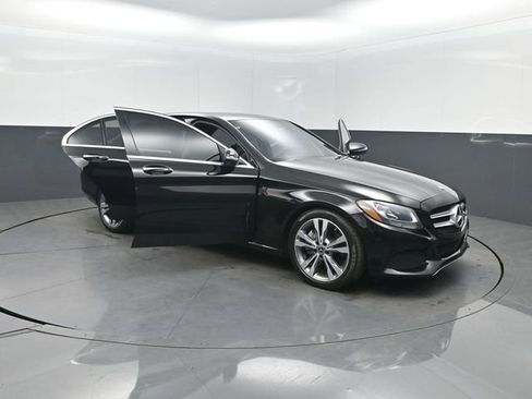 Used 2018 Mercedes-Benz C 300 Sedan w/ Premium Package image 40