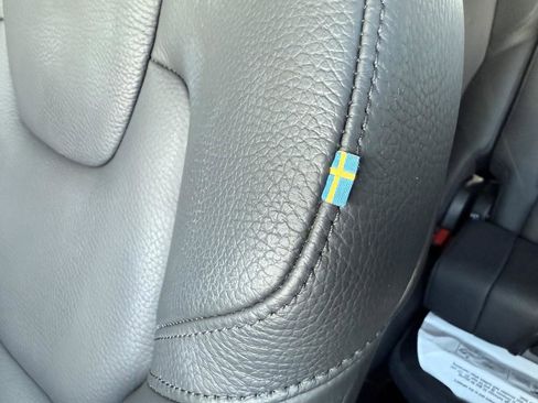 Used 2024 Volvo XC90 B6 Plus image 27