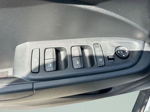 New 2026 Hyundai Venue SE image 22