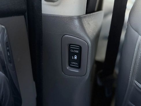 Used 2016 Honda Odyssey SE image 42