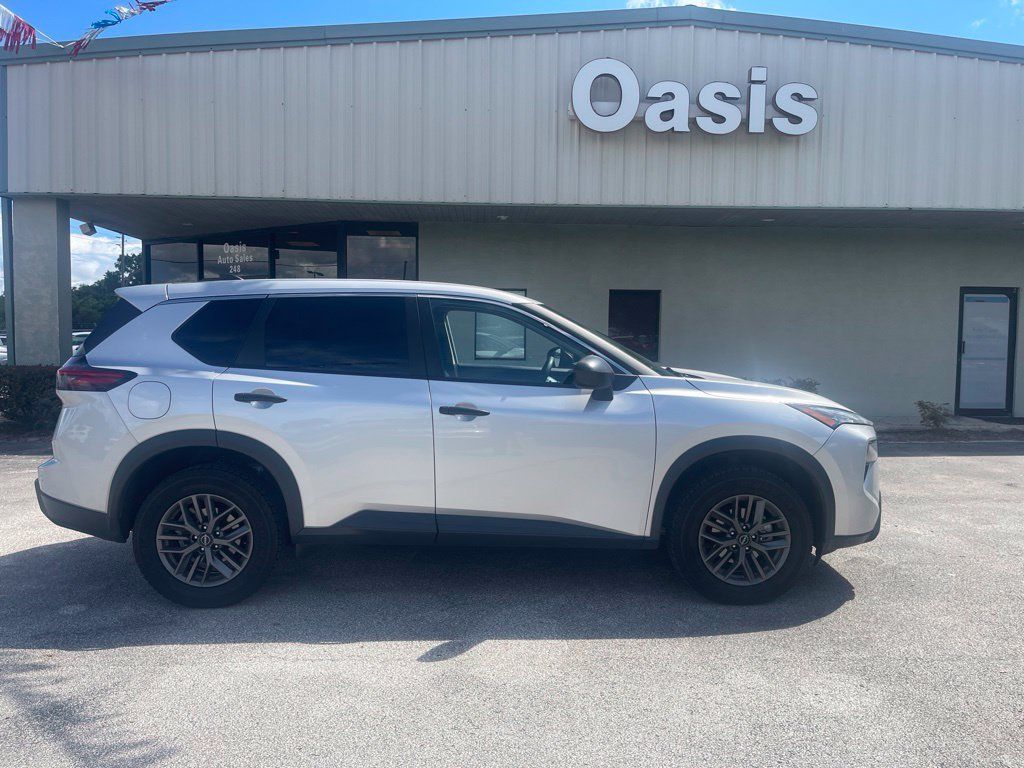 Used 2024 Nissan Rogue S FWD image 1