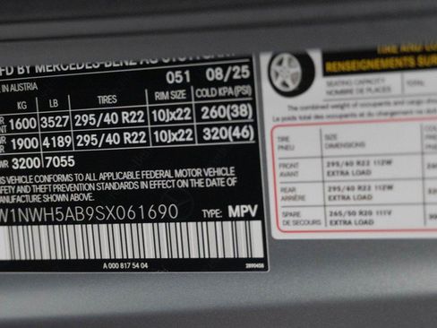 Certified 2025 Mercedes-Benz G 63 AMG 4MATIC image 37