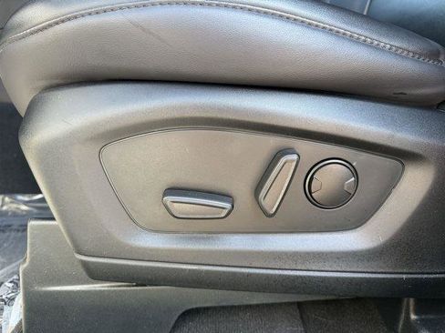 Used 2023 Ford Explorer XLT image 16