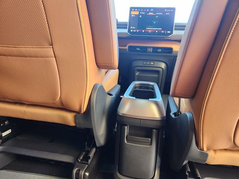 New 2025 Volkswagen ID. Buzz Pro S image 28